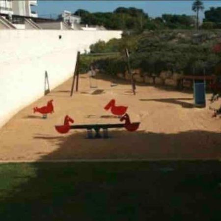 ויאחויוסה Top-Floor Beachfront Apartment With Parking, Pool, & Spacious Sea-View Balcony מראה חיצוני תמונה