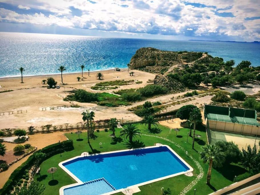 ויאחויוסה Top-Floor Beachfront Apartment With Parking, Pool, & Spacious Sea-View Balcony מראה חיצוני תמונה