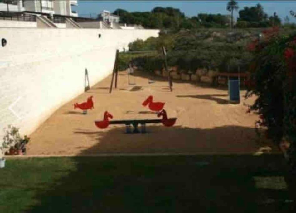 ויאחויוסה Top-Floor Beachfront Apartment With Parking, Pool, & Spacious Sea-View Balcony מראה חיצוני תמונה